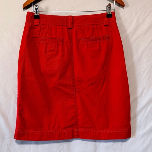 L.L.Bean Soft Denim Skirt, Cranberry, 100% Cotton, Size 4, Straight, Knee Length - Picture 2 of 6
